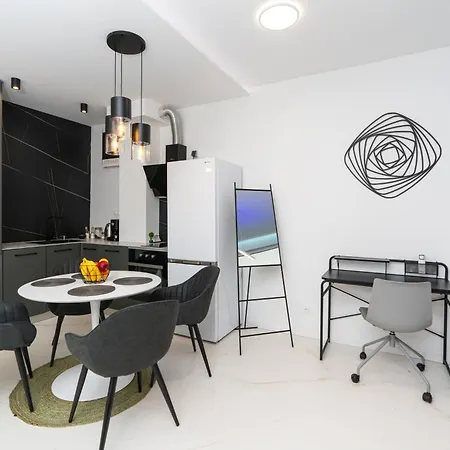 Arena Mall Galleria View And Securities Parking1 *