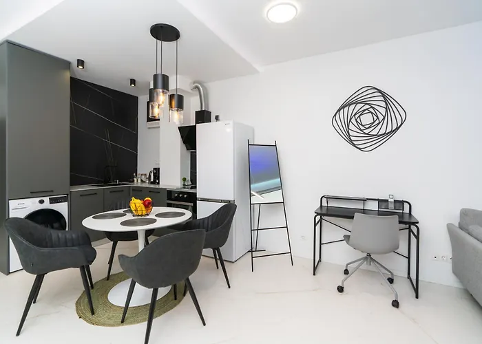 Arena Mall Galleria View And Securities Parking1 *